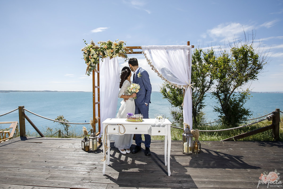 Сватби на морето, сватбени украси, сватби в Бургас, сватби по Черноморието, 2021 Сватби на морето, сватбени украси, сватби в Бургас, сватби по Черноморието, 2021