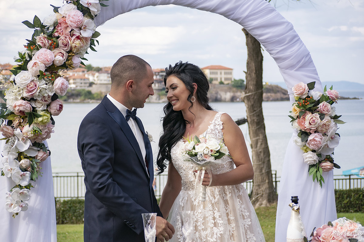 Сватби на морето, сватбени украси, сватби в Бургас, сватби по Черноморието, 2021 Сватби на морето, сватбени украси, сватби в Бургас, сватби по Черноморието, 2021