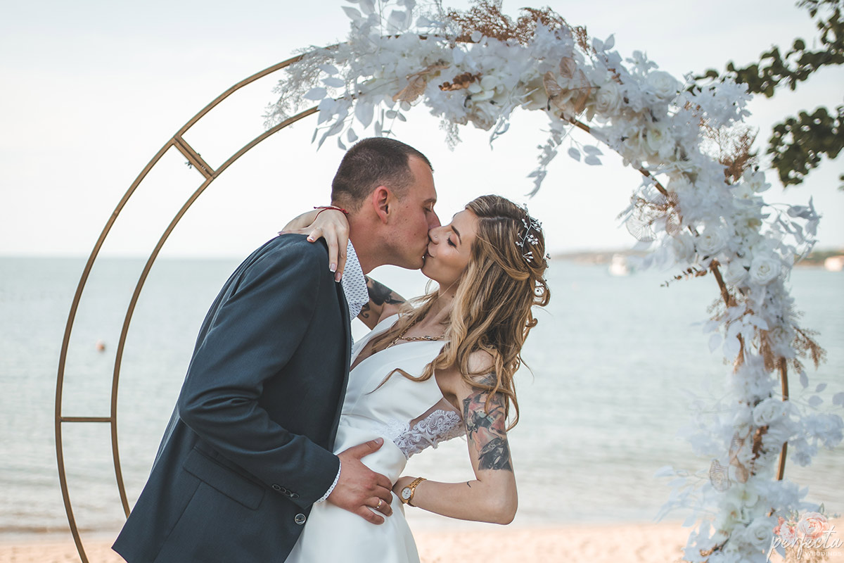 Сватби на морето, сватбени украси, сватби в Бургас, сватби по Черноморието, Созопол, 2024