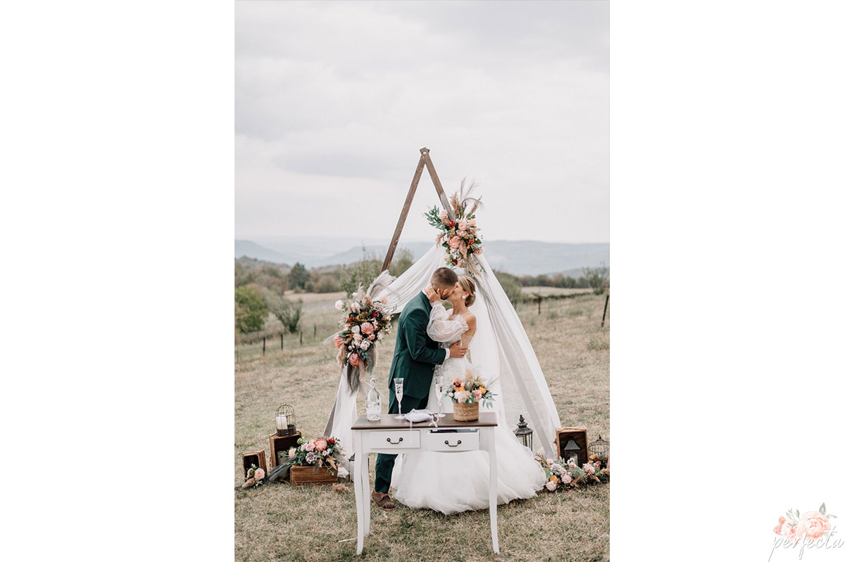 Сватби на морето, сватбени украси, сватби в Бургас, сватби по Черноморието, 2025 Сватби на морето, сватбени украси, сватби в Бургас, сватби по Черноморието, 2025